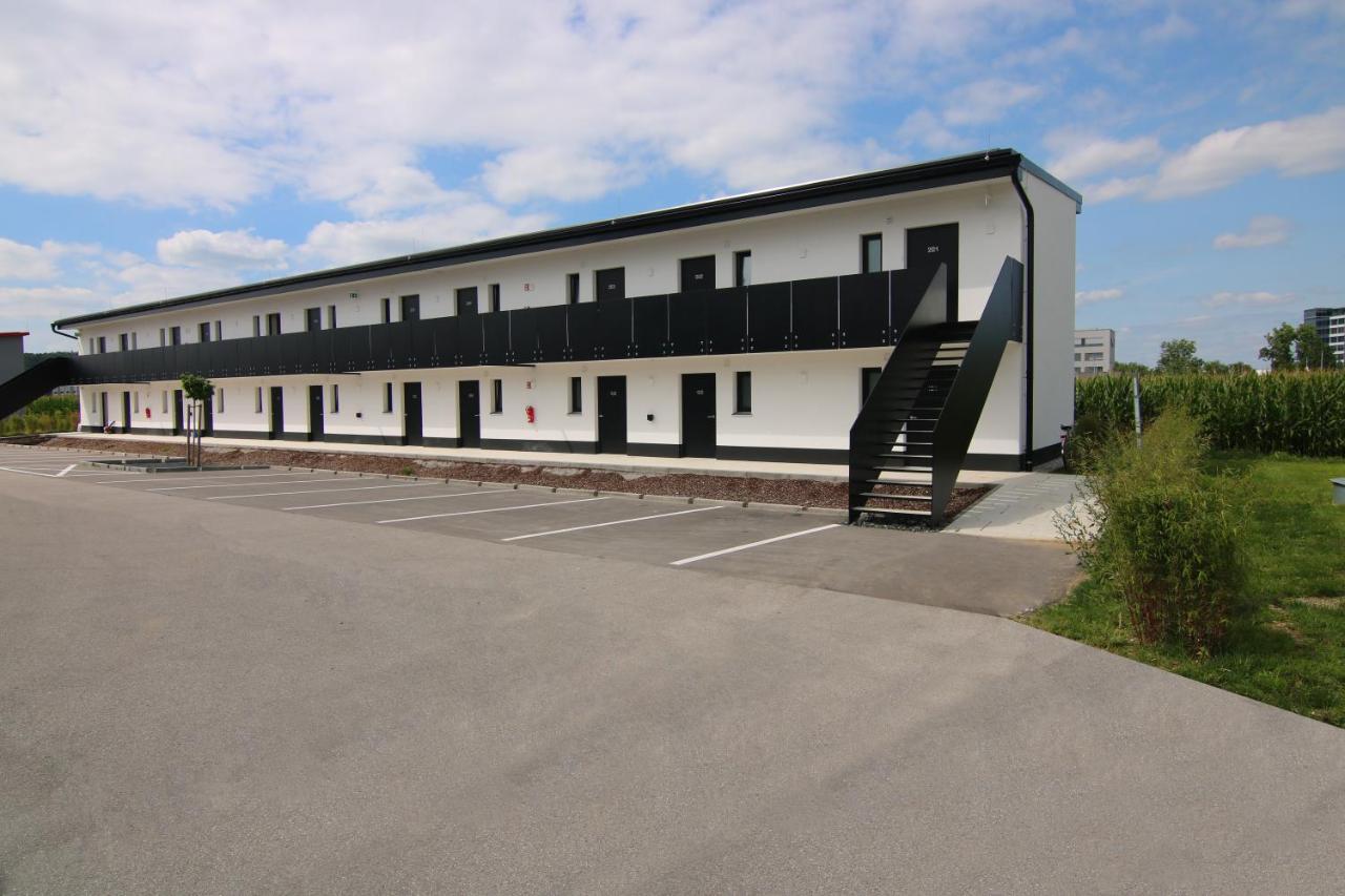 Me Hotel By Wmm Hotels Meitingen Εξωτερικό φωτογραφία